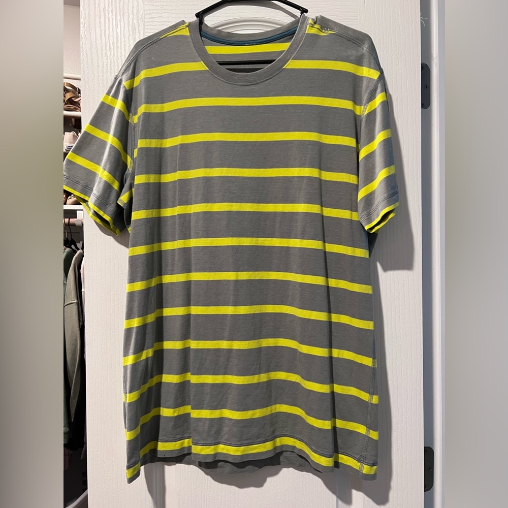 Lululemon mens Tee